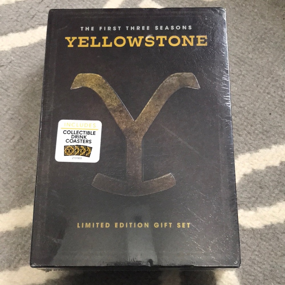 Yellowstone The First Three Seasons Limited Edition Gift Set NEW